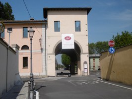 PIEVE DI CENTO - Porta Ferrara e Scuola di liuteria