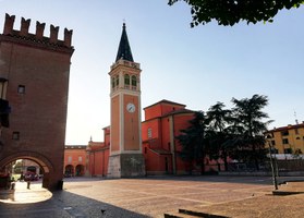 SAN GIORGIO DI PIANO - Piazza indipendenza e Torresotto