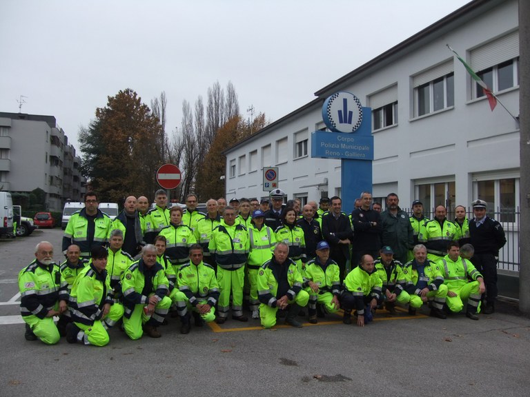 Foto di gruppo prima dell'avvio dell'operazione