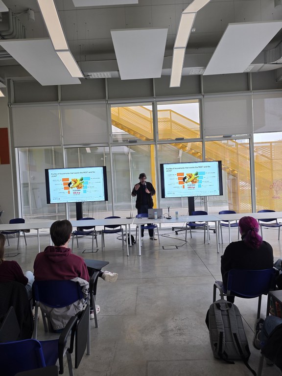 2025-10-22_Sala Katia Bertasi: l'assistrente del prof. Segre