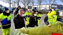 Anche i due Sindaci Muzic ed Erriquez osservano con interesse l'esercitazione dei volontari.