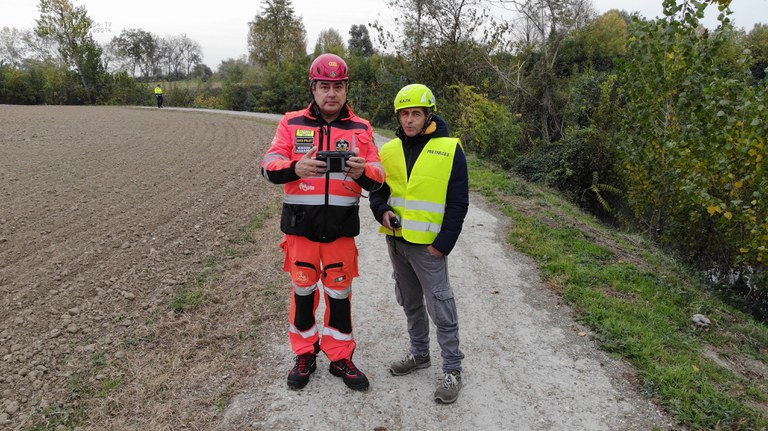 Navile - piloti droni in azione