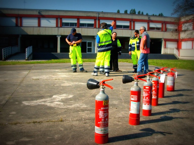 Prova antincendio - l'allestimento per l'esercitazione